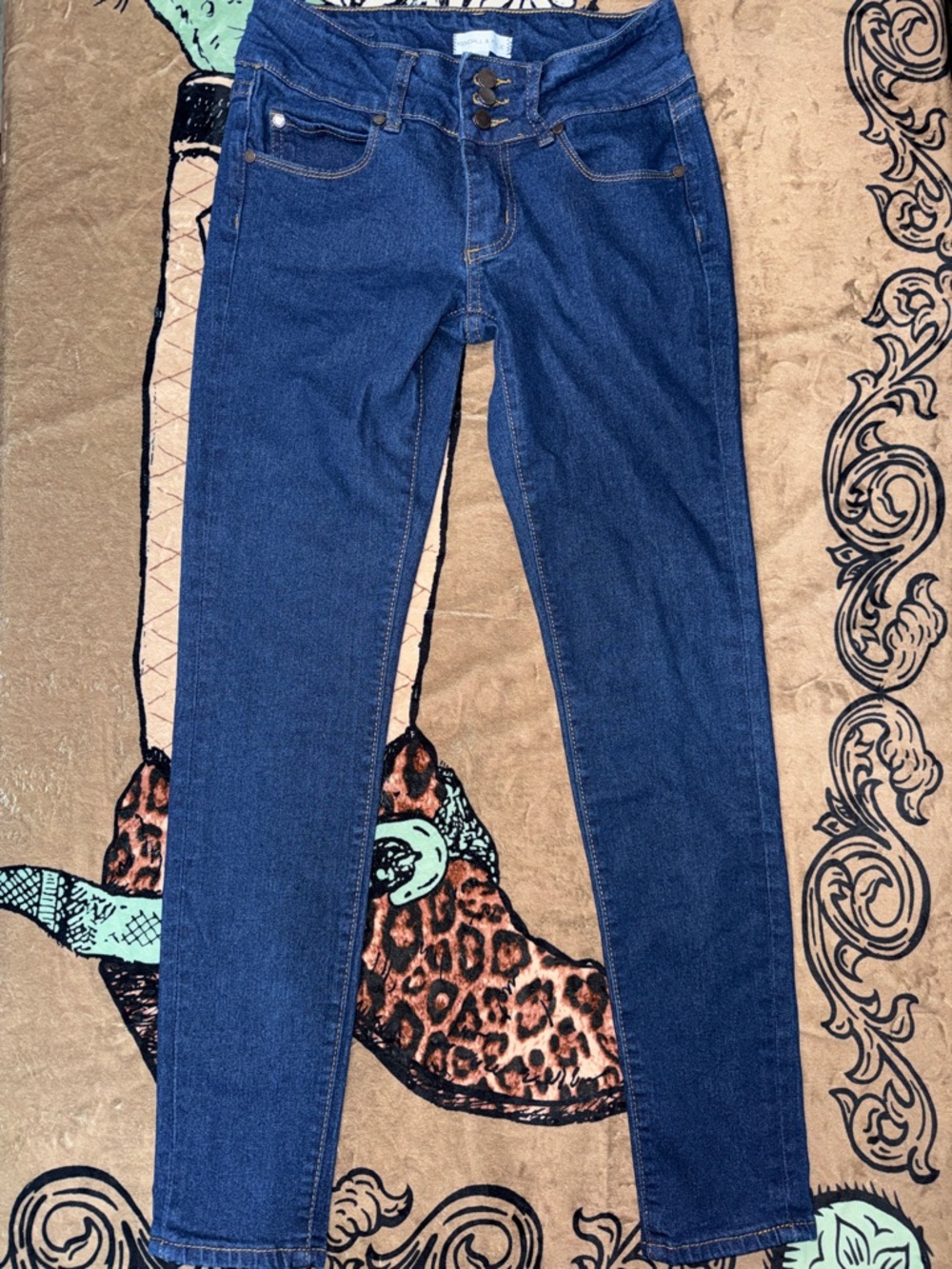 NWOT Women’s Kendall & Kylie Dark Blue Skinny High-Rise Jeans 3/4